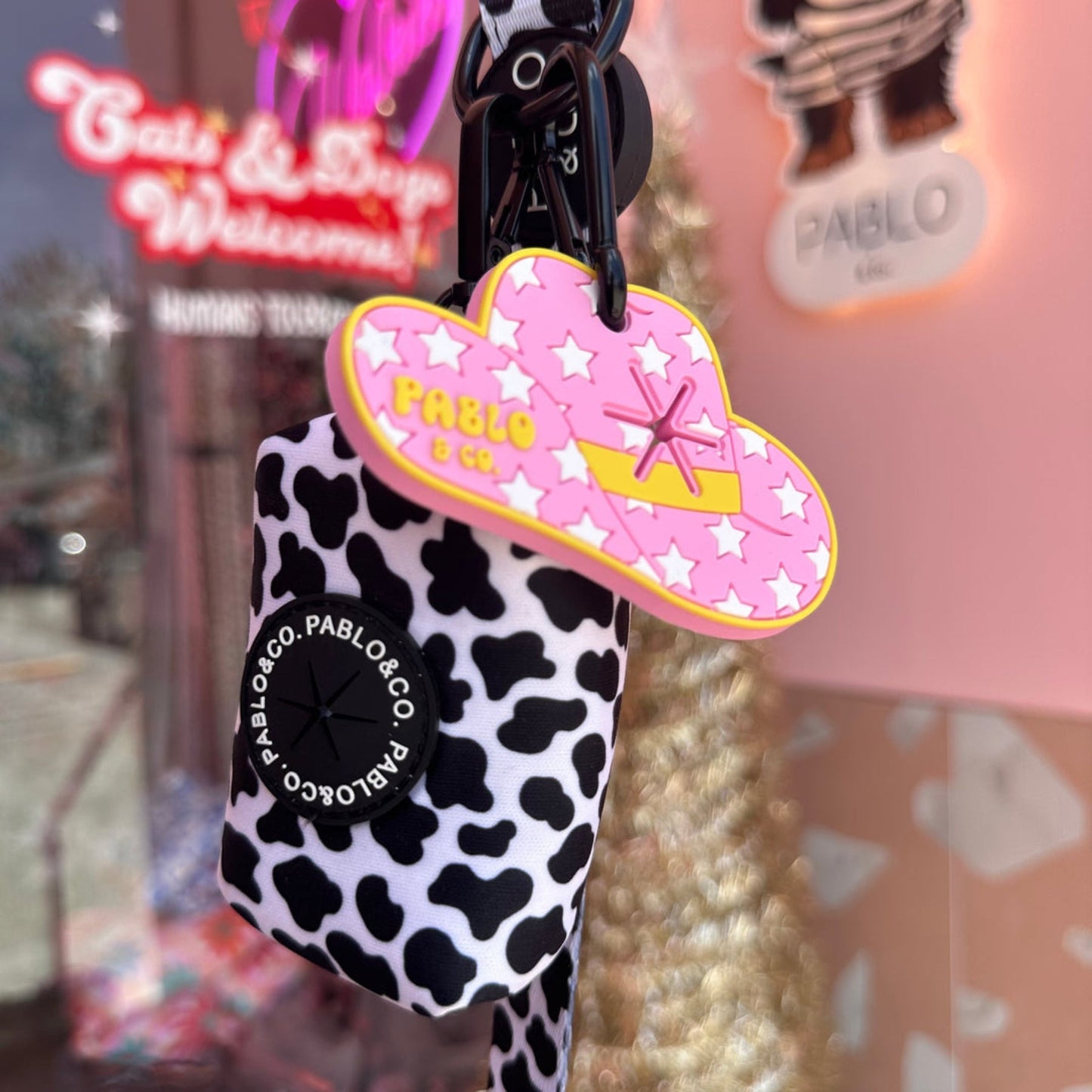 Howdy Doo Doo Holder - Pooch Luxury